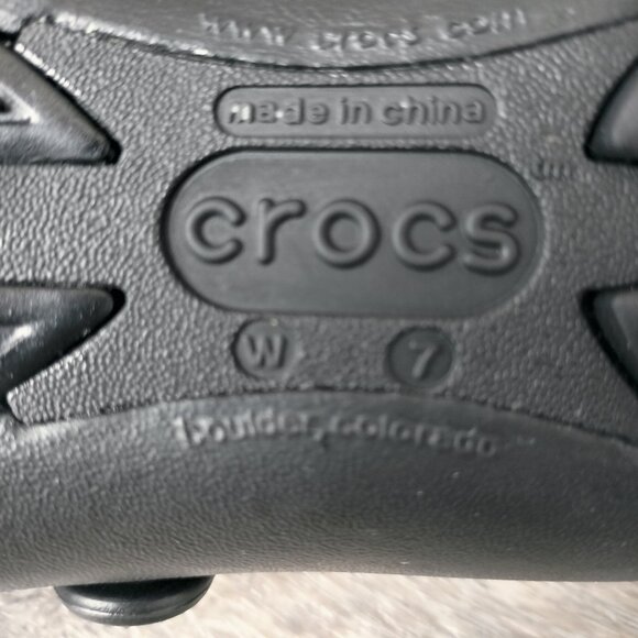 CROCS Women's Black Flats - Picture 11 of 13